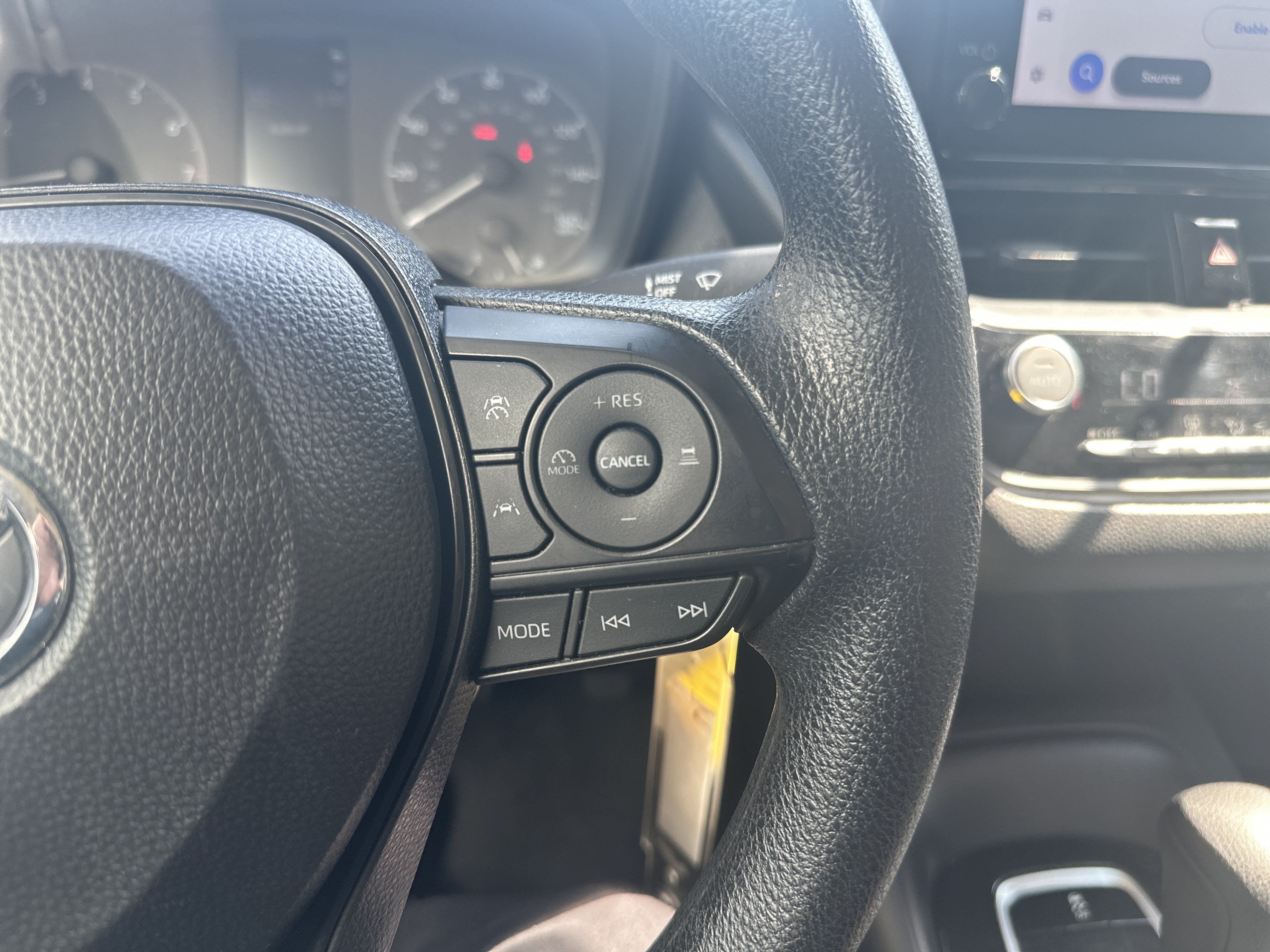 Used 2025 Toyota Corolla LE FWD image 19