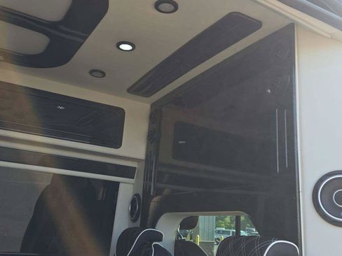 Used 2023 Mercedes-Benz Sprinter 3500 image 12