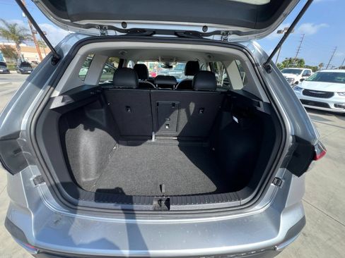 Used 2025 Volkswagen Taos SE FWD image 32