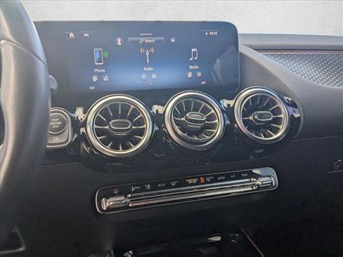 Used 2025 Mercedes-Benz GLA 250 image 14