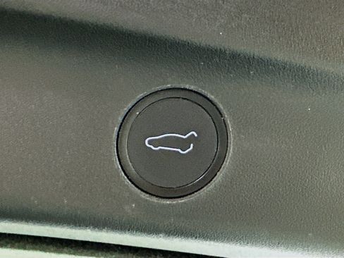 Used 2021 Tesla Model Y Long Range image 28