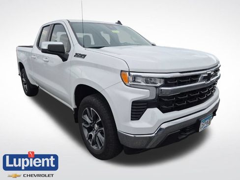 Used 2024 Chevrolet Silverado 1500 LT w/ Z71 Off-Road Package AWD/4WD image 1
