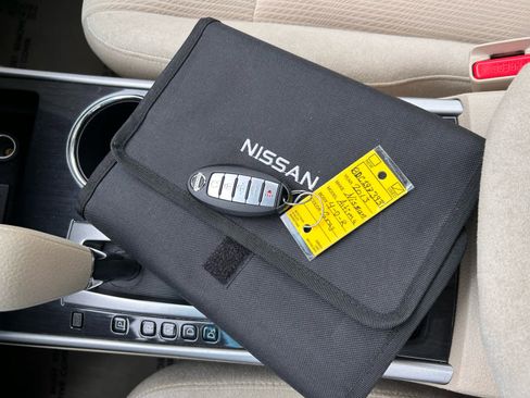 Used 2013 Nissan Altima 3.5 SV image 19