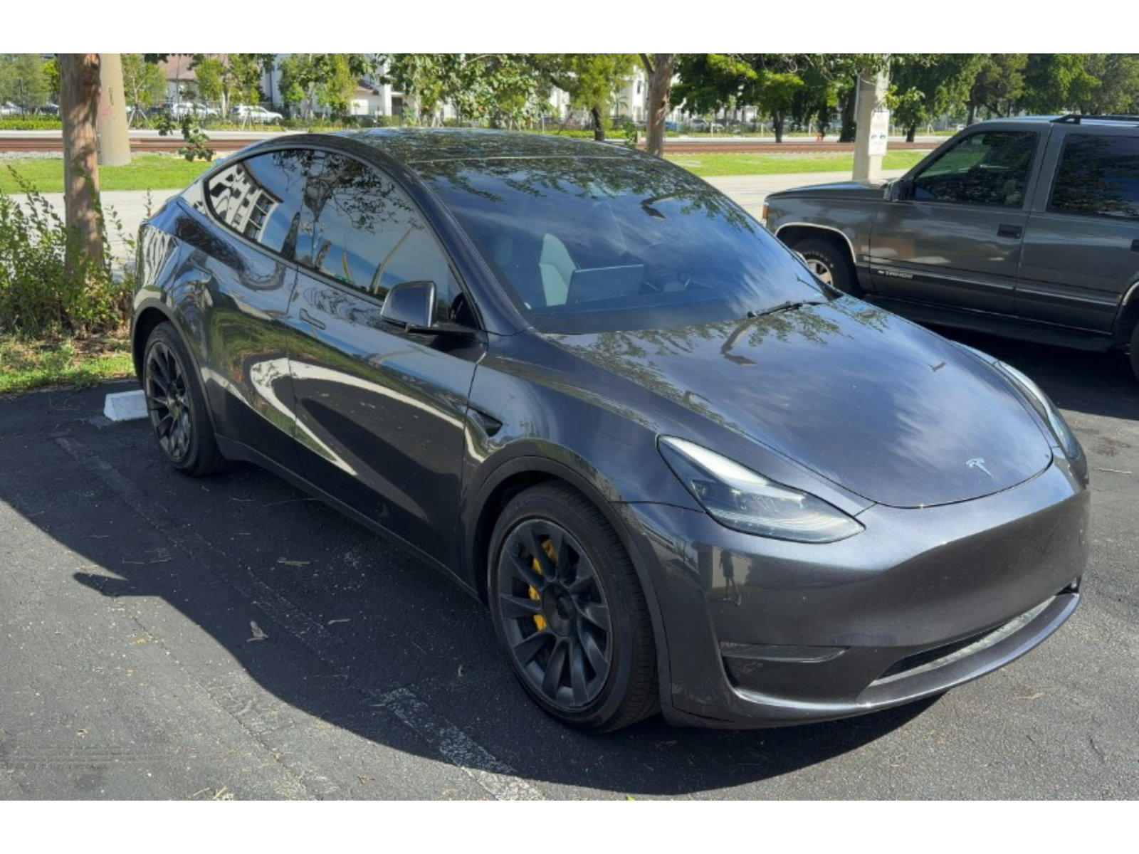 Used 2024 Tesla Model Y Long Range AWD/4WD image 4