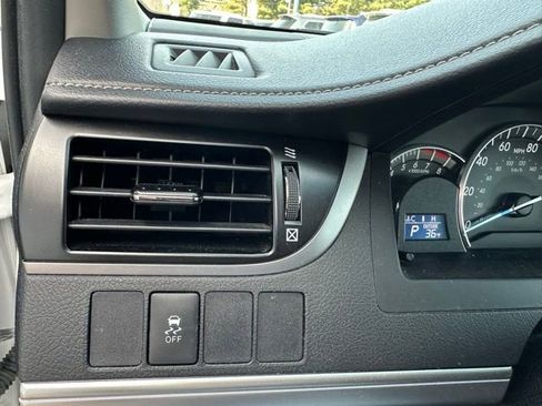 Used 2014 Toyota Camry SE image 23