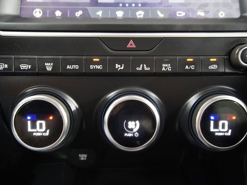 Used 2020 Jaguar E-PACE AWD/4WD image 23