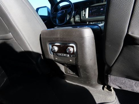 Used 2021 GMC Yukon XL Denali image 15