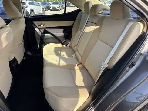 Used 2018 Toyota Corolla LE FWD image 17