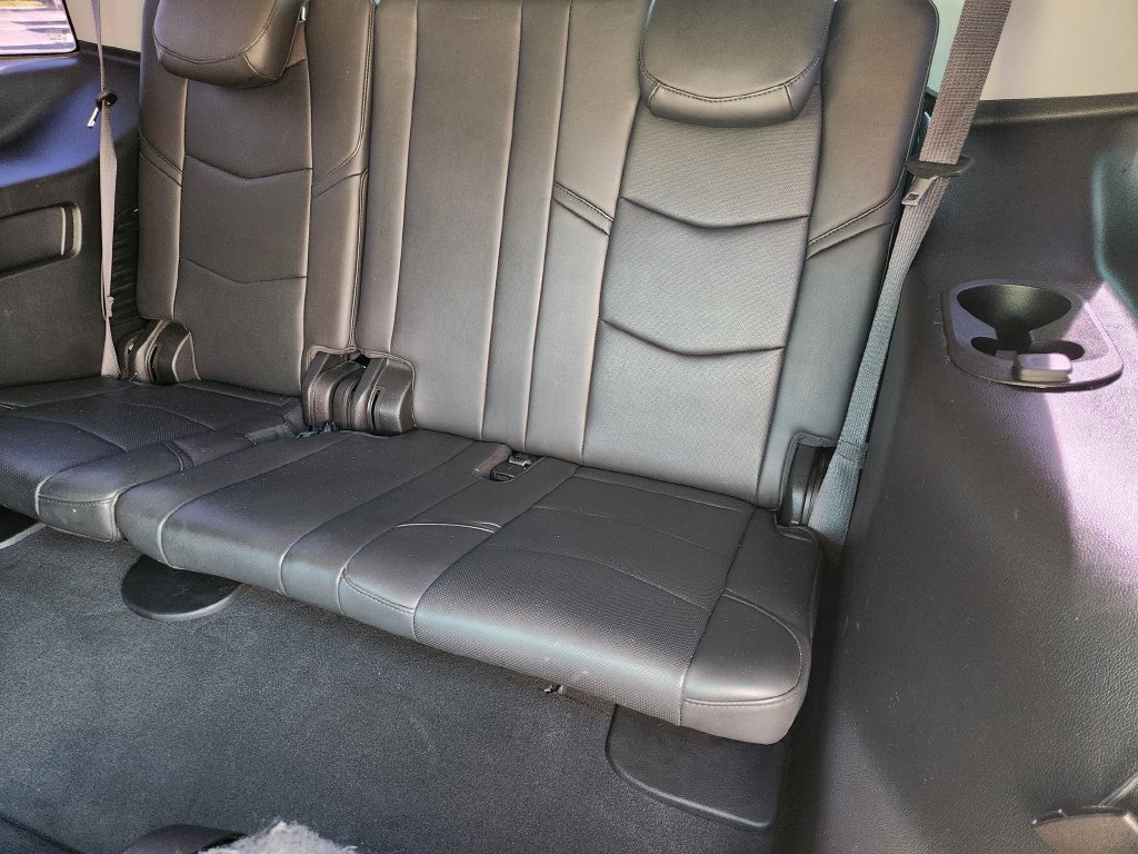 Used 2020 Cadillac Escalade 2WD w/ LPO, Radiant Package image 31
