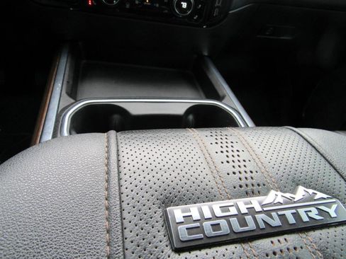 Used 2024 Chevrolet Silverado 2500 High Country image 35