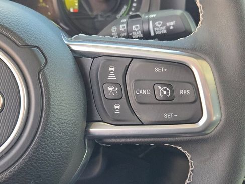 Used 2025 Jeep Wrangler Unlimited Sahara w/ Safety Group image 18