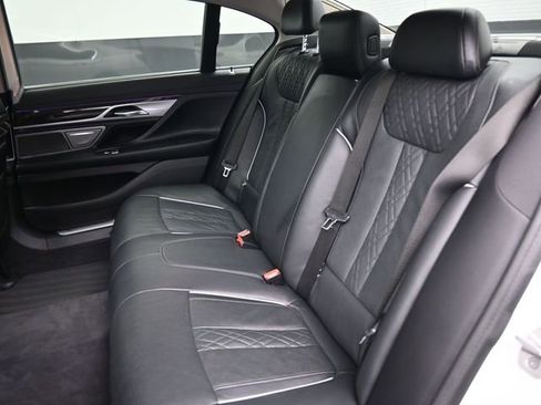 Used 2022 BMW 740i w/ Premium Package image 12