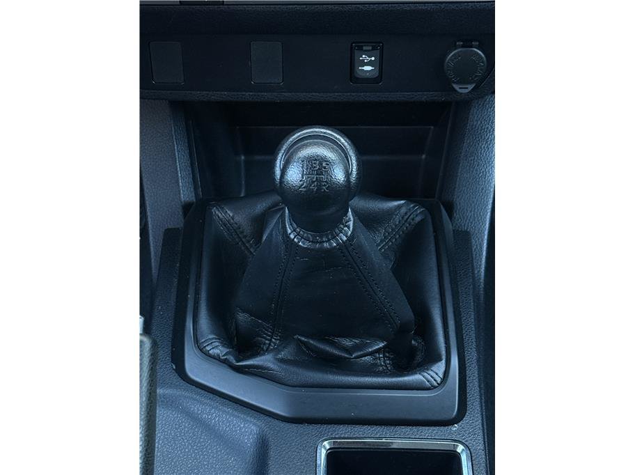 Used 2017 Toyota Tacoma SR AWD/4WD image 15