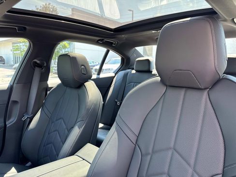 New 2026 BMW 550e xDrive AWD/4WD image 32