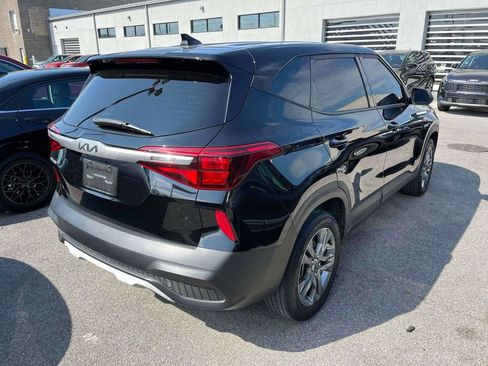 Used 2022 Kia Seltos LX AWD/4WD image 2