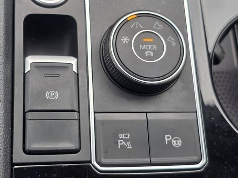 Used 2021 Volkswagen Atlas SEL Premium image 10