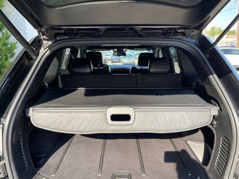 Used 2015 Jeep Grand Cherokee Limited w/ Trailer Tow Group IV AWD/4WD image 29