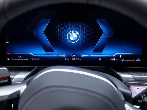 New 2026 BMW 740i xDrive w/ Premium Package image 23