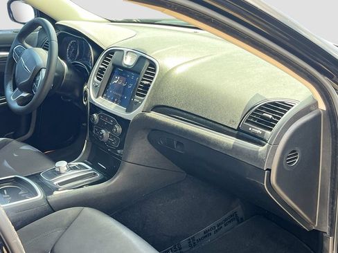 Used 2023 Chrysler 300 Touring RWD image 27