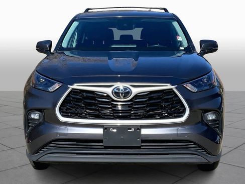 Used 2023 Toyota Highlander LE image 4