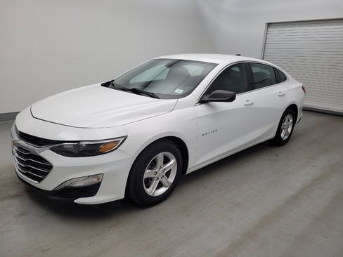 Used 2021 Chevrolet Malibu LS FWD image 2