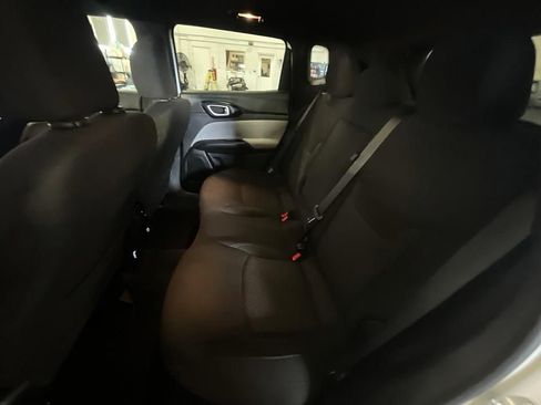 Used 2023 Jeep Compass Sport AWD/4WD image 29