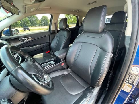 Certified 2024 Kia Sportage EX FWD image 22