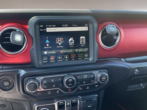 Used 2022 Jeep Wrangler Unlimited Rubicon w/ LED Lighting Group image 9