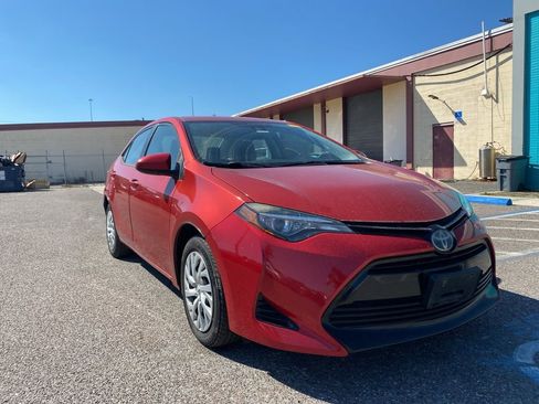 Used 2019 Toyota Corolla LE image 1