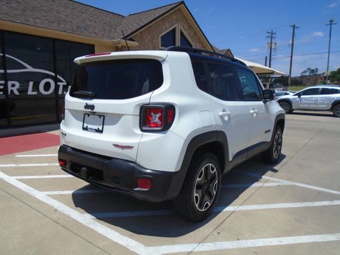 Used 2016 Jeep Renegade Trailhawk AWD/4WD image 8