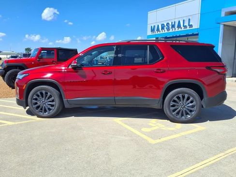 Used 2023 Chevrolet Traverse RS FWD image 21