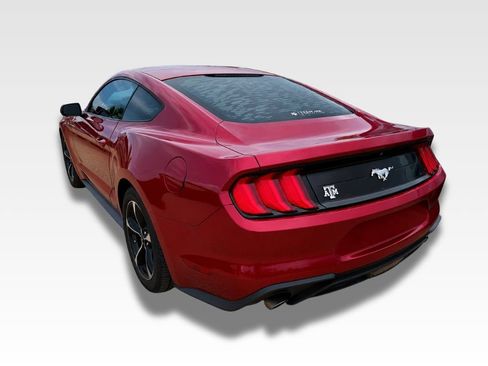 Used 2018 Ford Mustang Coupe RWD image 3