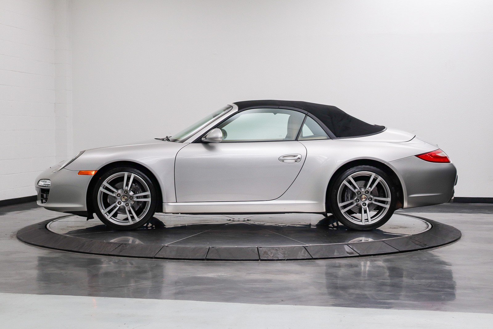 Used 2009 Porsche 911 Carrera RWD image 14