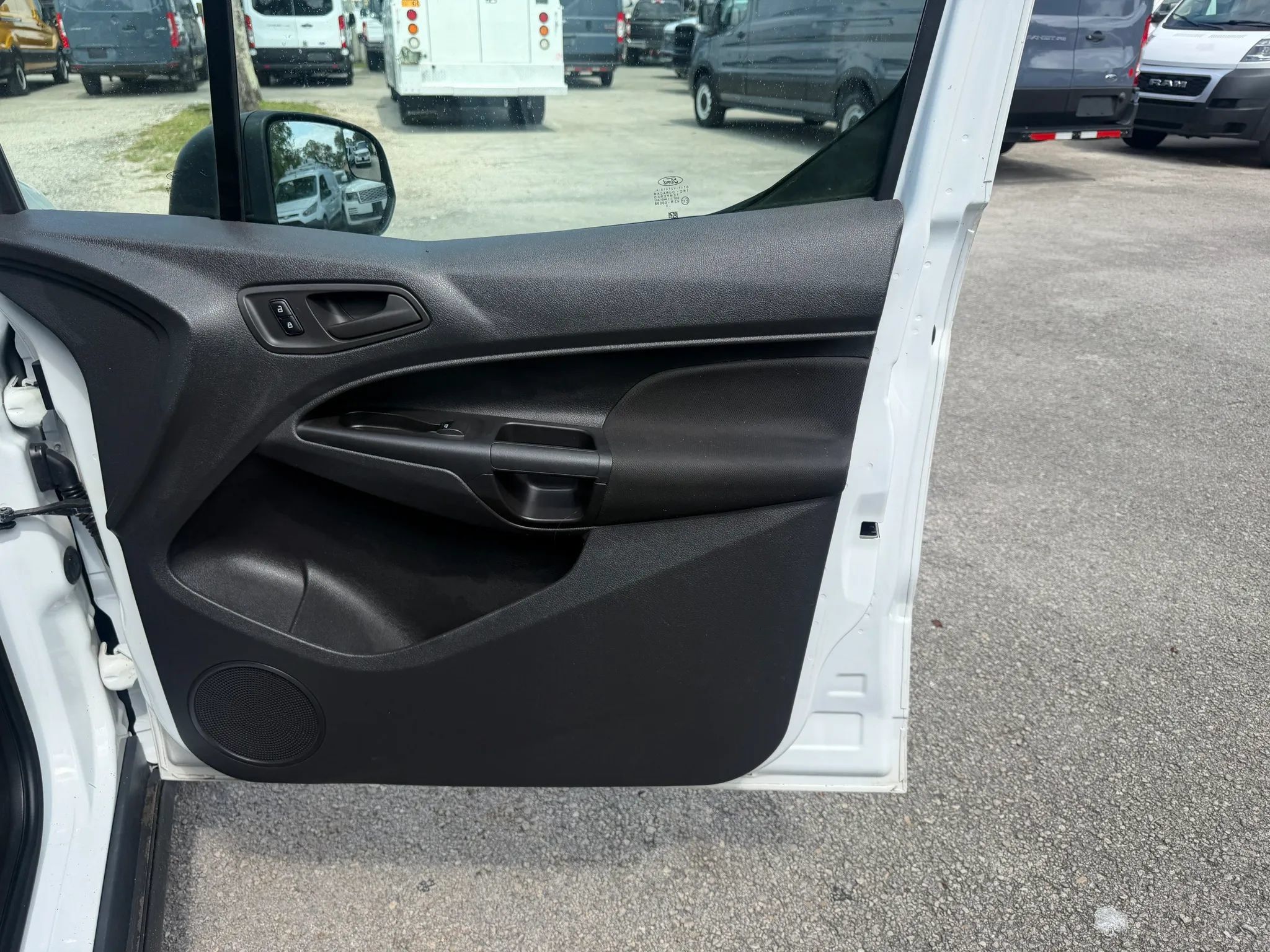 Used 2016 Ford Transit Connect XL FWD image 13