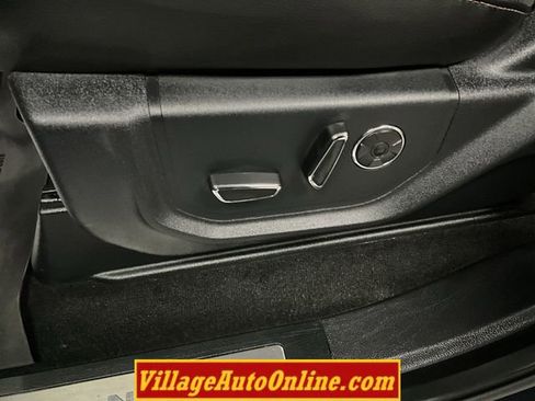 Used 2019 Ford F150 Platinum w/ Equipment Group 701A Luxury image 22