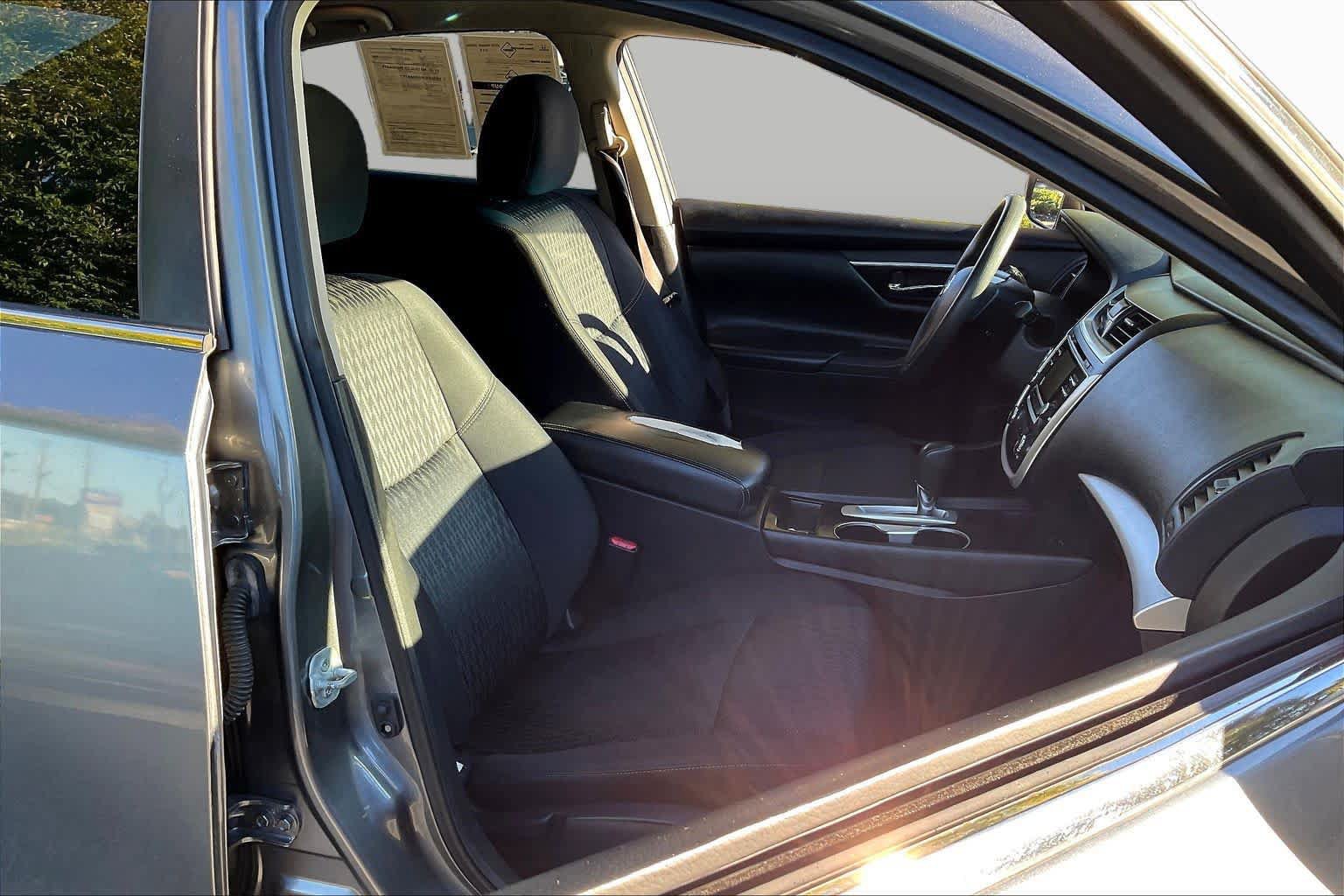 Used 2016 Nissan Altima 2.5 S w/ Power Driver Seat Package FWD image 9
