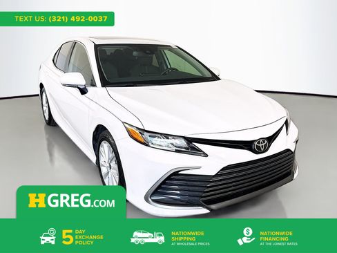 Used 2024 Toyota Camry LE w/ Convenience Package FWD image 1