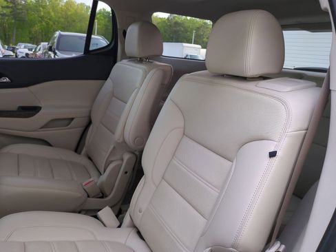 Used 2021 GMC Acadia Denali w/ Denali Technology Package FWD image 32