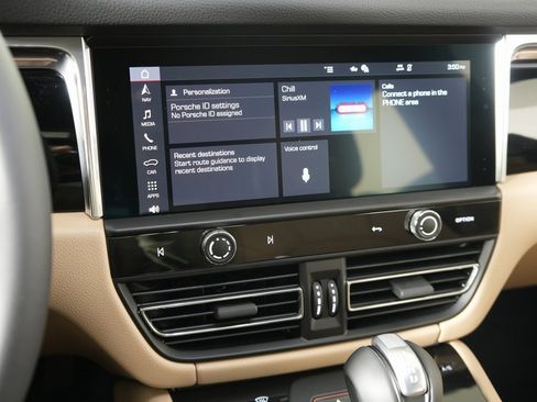 New 2026 Porsche Macan image 23