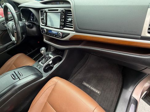 Used 2018 Toyota Highlander Limited Platinum image 33