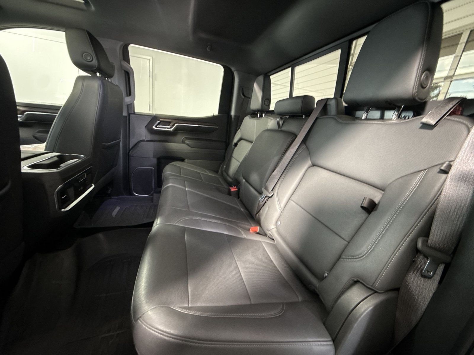 Used 2024 GMC Sierra 1500 SLT AWD/4WD image 26