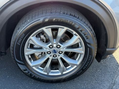 Certified 2024 Ford Explorer Limited AWD/4WD image 10