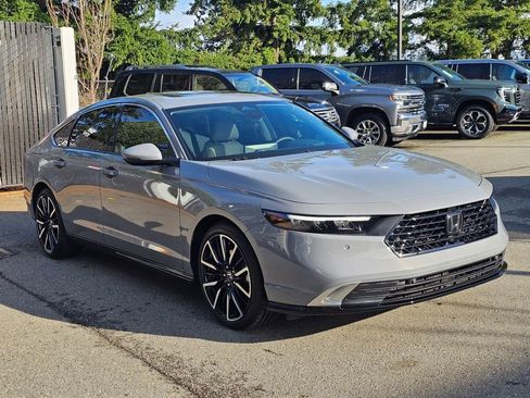 Used 2025 Honda Accord Touring image 7