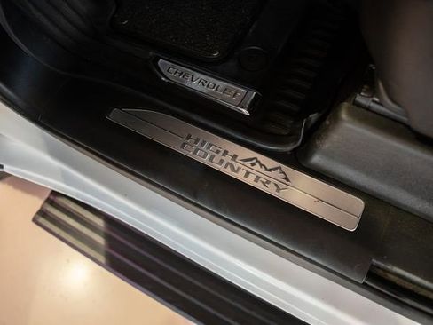 Used 2022 Chevrolet Silverado 2500 High Country w/ Technology Package image 15