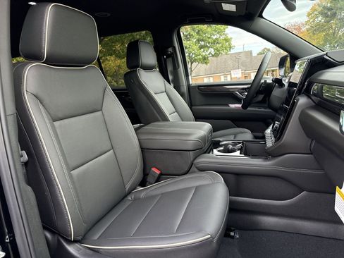 New 2026 GMC Yukon Elevation image 20