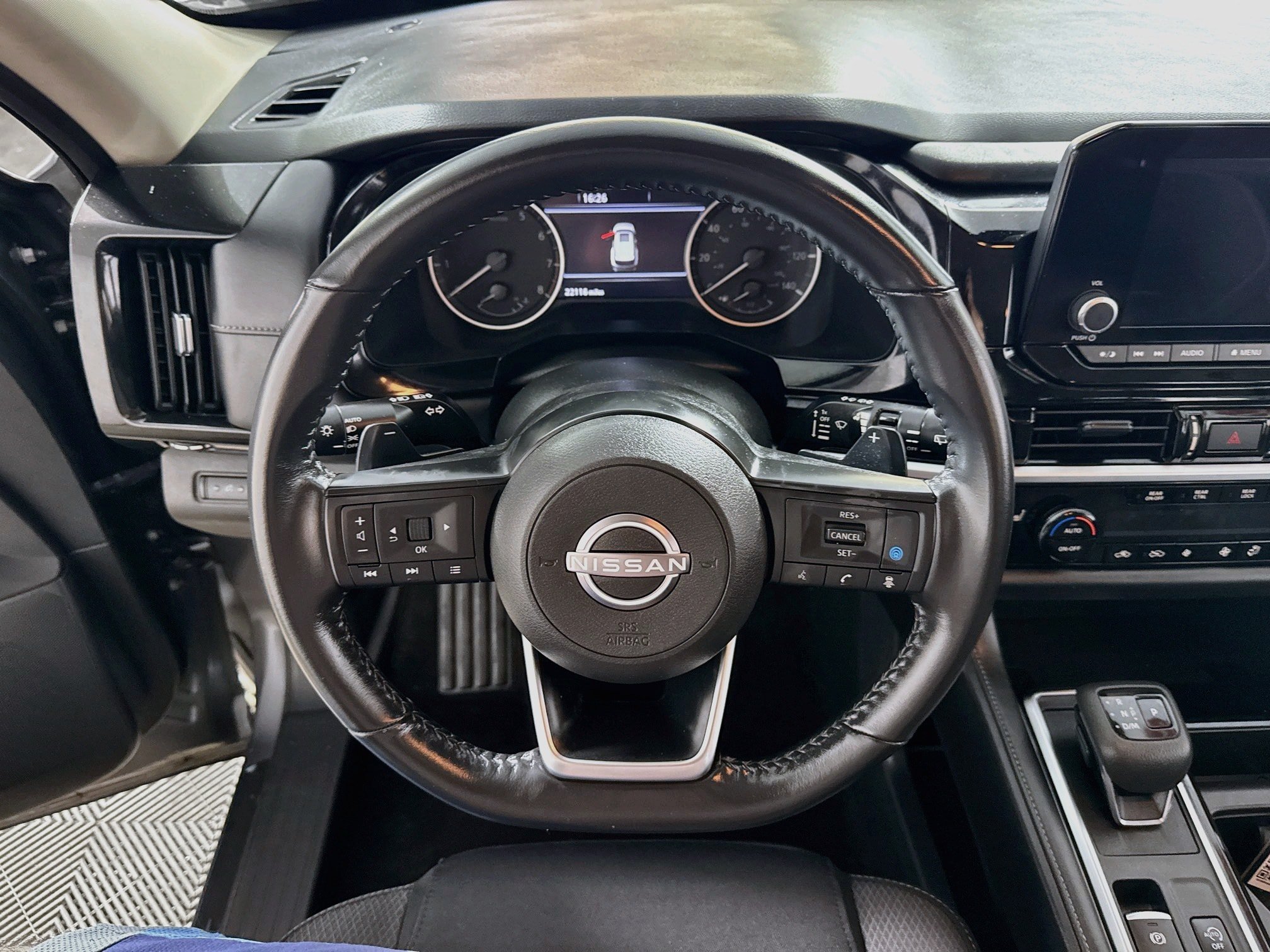 Used 2024 Nissan Pathfinder SV AWD/4WD image 15