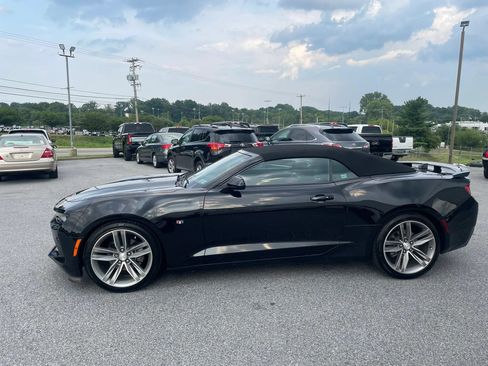 Used 2017 Chevrolet Camaro LT RWD image 18