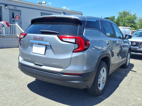 Used 2024 GMC Terrain SLE AWD/4WD image 7