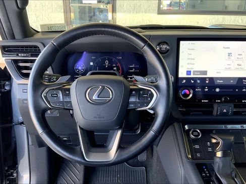 Used 2024 Lexus GX 550 image 5