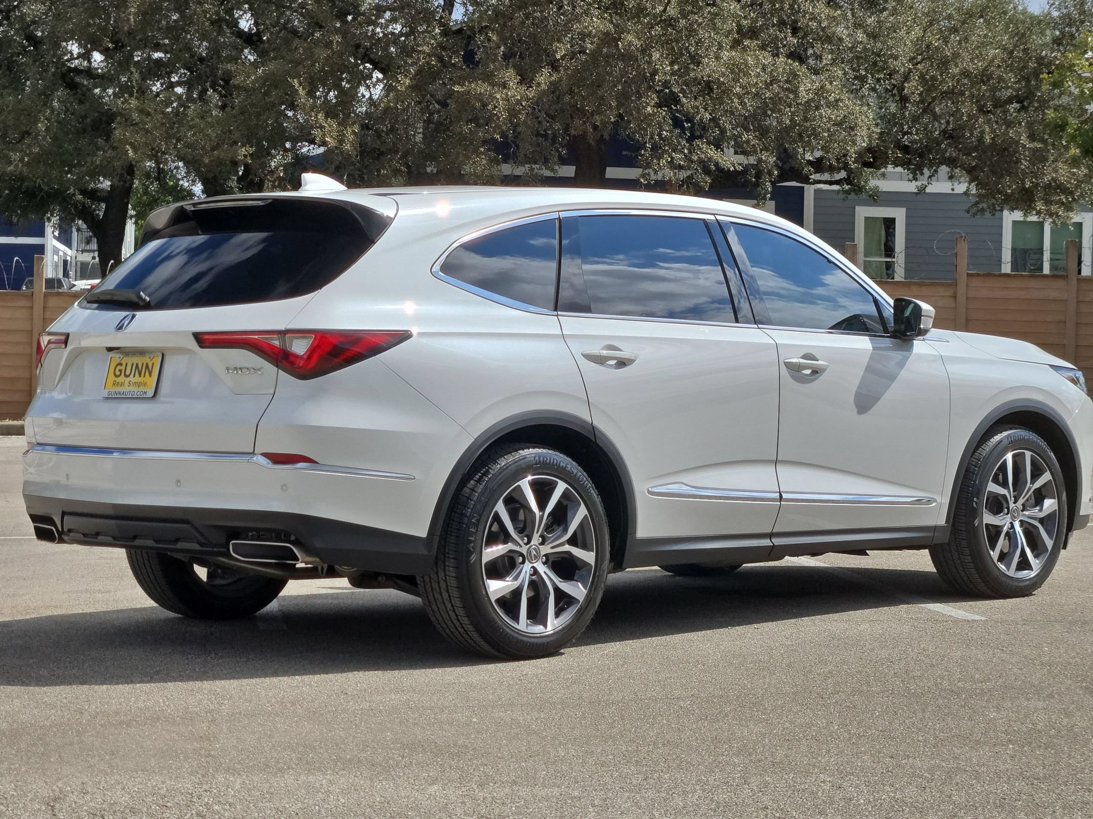 Used 2022 Acura MDX w/ Technology Package FWD image 3